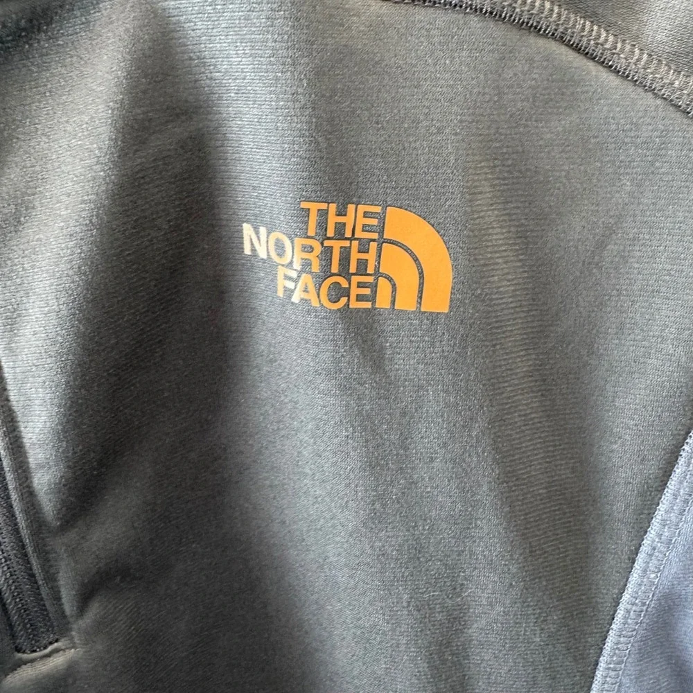 The North Face Gray Quarter Zip Pullover USA Flag Patch Essential | Size M